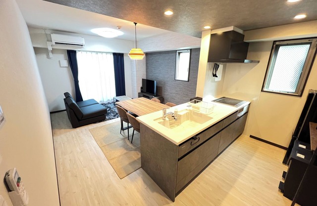 sn202/2 beds/1 sofa bed/7 min walk from station!