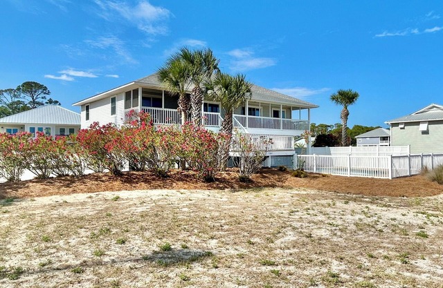 Snowbird close to the beach with private pool