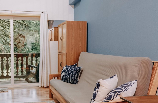 Snowline Lodge Condo #18 - Beautifully Remodeled!