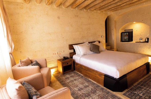 Snowy Mountain view Luxury Delux Cave Room 105