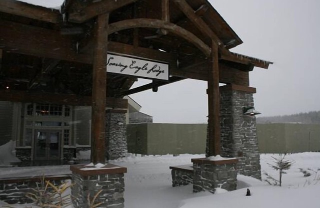 Soaring Eagle 2 BR, Top Floor, Long range sunset views, Ski in/out