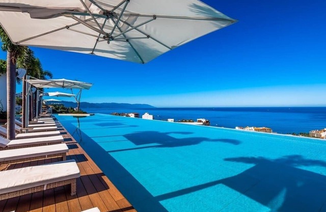 SOHO PV - 712 | 2BR Condo & Great Rooftop in PV