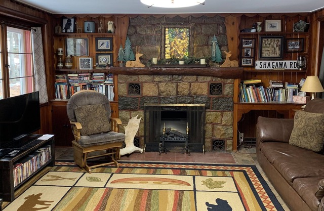 Solid Rock Cabin Island View Private Dock 4 Season Winter 3 night -Summer Weekly