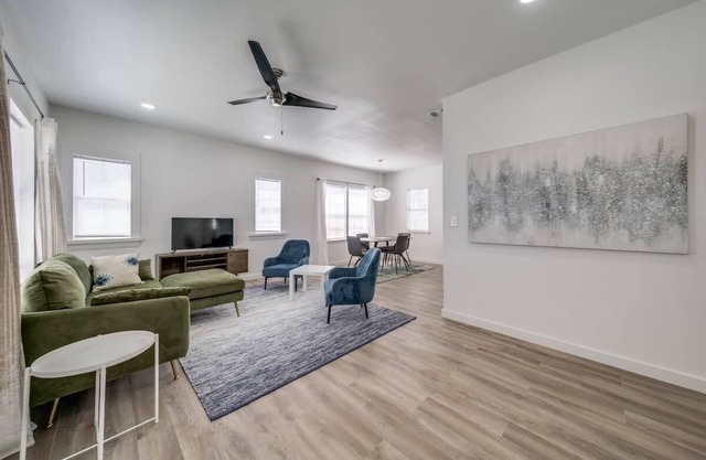 Sophisticated 2BR Eastside Haven