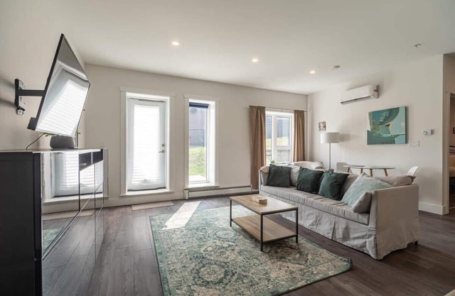 Sophisticated apt with AC