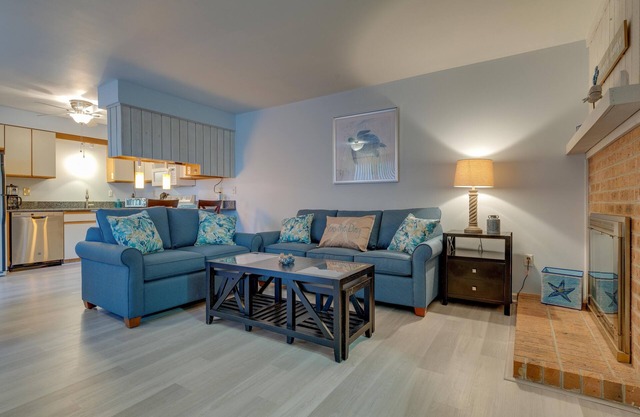 Sound side OBX Garden Condo no stairs, pool -Come enjoy the Fall at the beach!