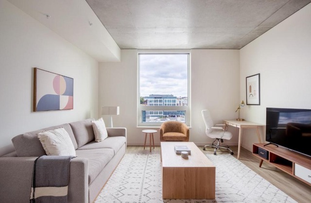 South Lake Union 1br w wd roof nr Lake Union SEA-488