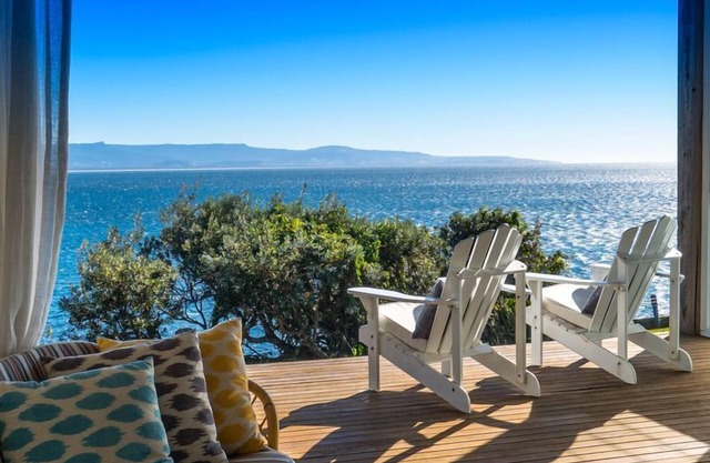 'South Pacific' Luxury Ocean Front Getaway