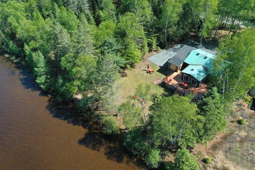 Spa & Lake Access - Chalet OREV