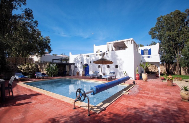 Spacious, elegant and comfortable villa for 8 people with swimming pool air-conditioned rooms