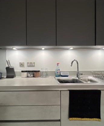 Spacious 1 bedroom apart - lux bright with balcony
