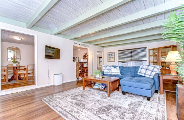 Spacious 1BR Near Beaches & Downtown Sarasota