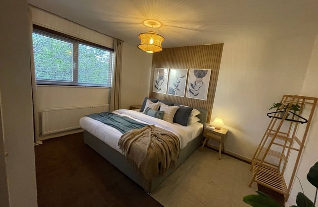 Spacious 3-Bed Home with Free Off-Street Parking Near Newcastle
