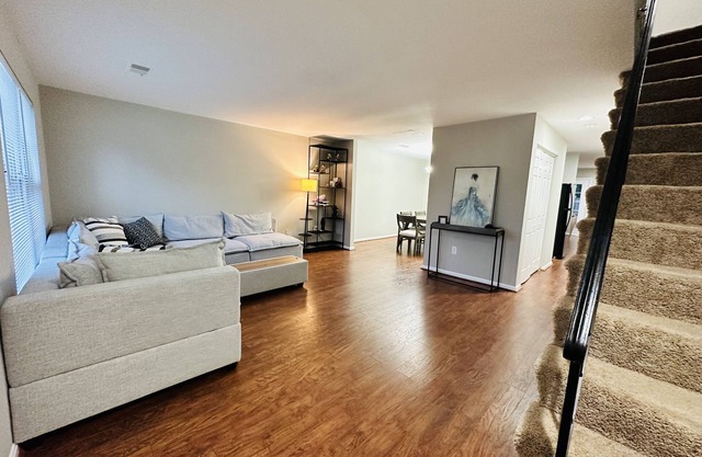 Spacious 3Bedroom, 2Living Room, Kitchen & Private Backyard