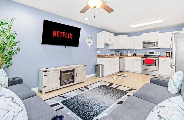 ♥︎Spacious 3BR Home Near SPI Beach & Restaurants♡