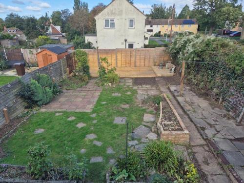 Spacious 3BR Home with Large Garden - Ashford, Kent