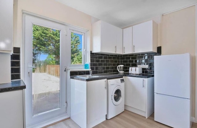 Spacious 3BR House in Enfield N.London with Garden