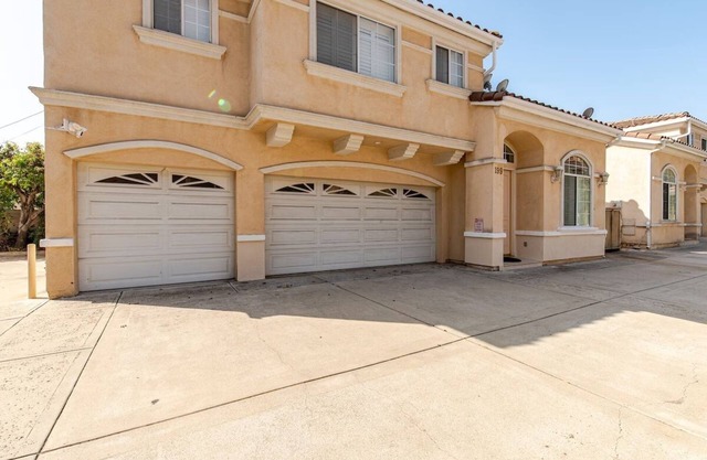 Spacious 4-bedroom 4-bathroom house with parking & AC in fabulous Monterey Park