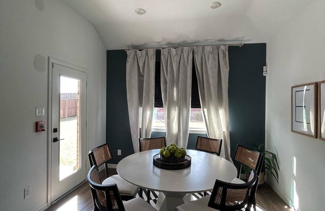 Spacious 4-bedroom house in charming Melissa with AC, and wheelchair accessible