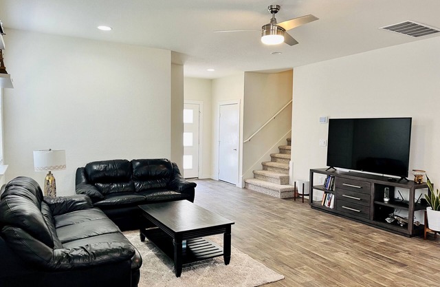 Spacious 4bd/3bath house