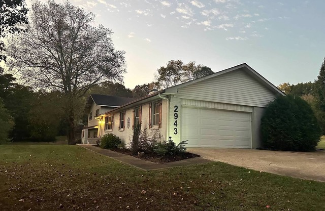 Spacious 4BR & 3BA, Sleeps 12 - 2900 Sq Ft