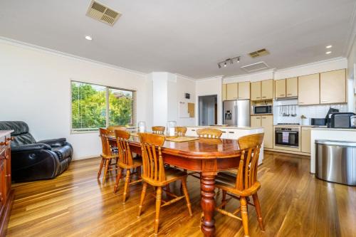 Spacious 4BR Comfort and Convenience in Fadden - Hosted by Canstay