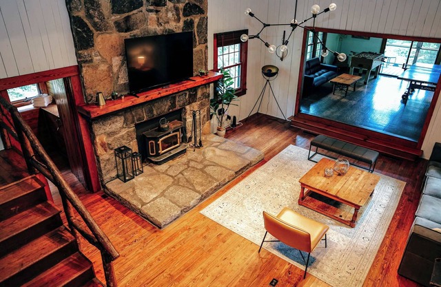 Spacious 4BR w/Fireplace + Ping Pong | Free Tix