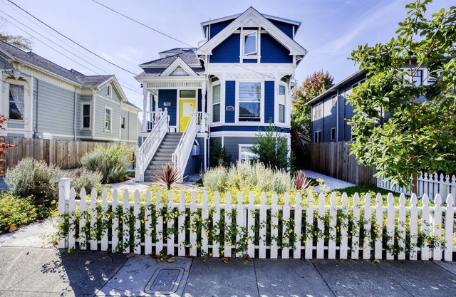 Spacious 5 BED w/KING nr Downtown/Hospital/Beach