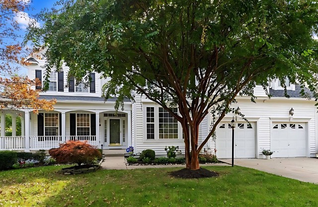 Spacious 5-bedroom 4-bath house with office in Bowie AC, WiFi. Enjoy your stay