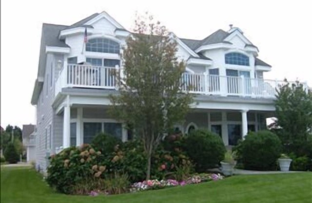 Spacious 5 Bedroom Cape May Home