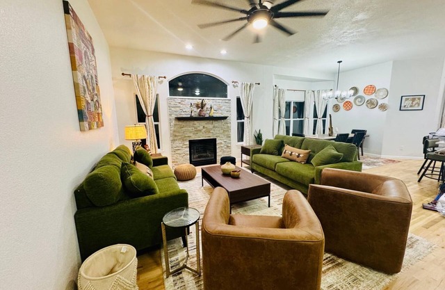 Spacious 5-bedroom house in charming Greeley with AC