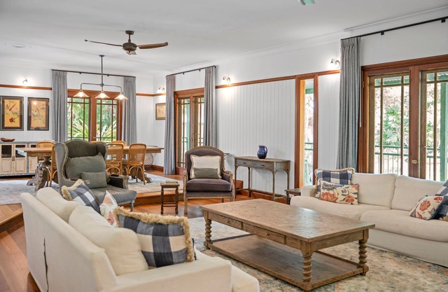 Spacious 5-bedroom Noosa country house in fabulous Pomona with private pool
