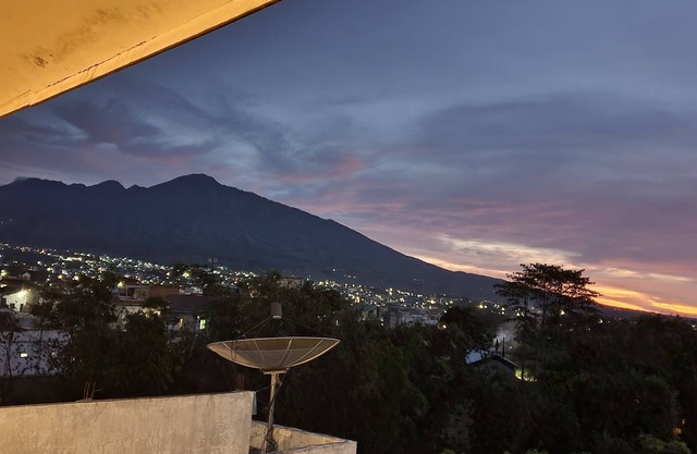Spacious 5-bedroom SUNRICH Villa in charming BATU Jawa Timur