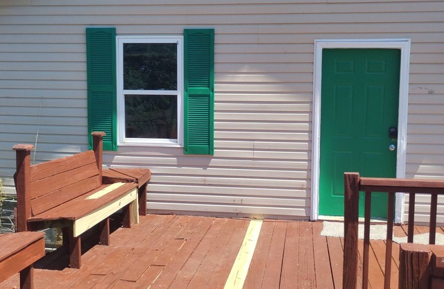 Spacious 6-bedroom apartment with WiFi, AC in delightful Byron