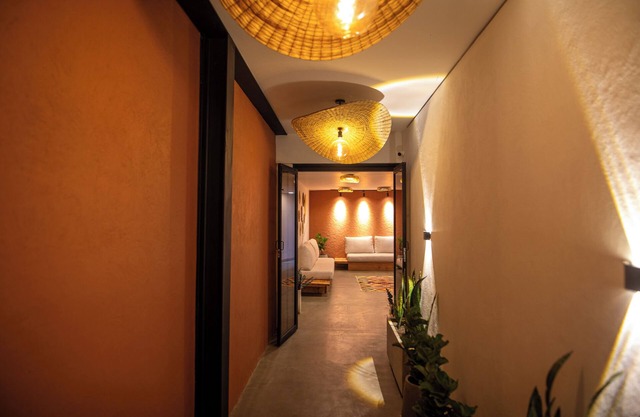 Spacious 7-bedroom house with AC and WiFi in fantastic Medellín