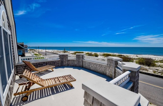 Spacious 8-Bedroom House with Ocean Views & Pool