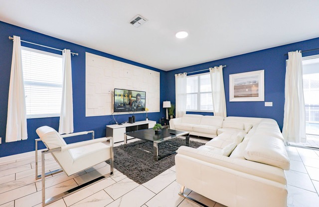 Spacious 8-bedroom villa in Championsgate, Private Pool, Water Park,Clubhouse