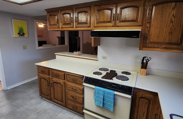 Spacious Ample Parking Across from shops & Fast Food. Multiple Family Friendly