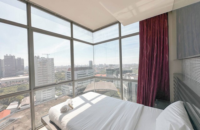 Spacious And Comfortable Living 3Br Apartment At Aryaduta Residence