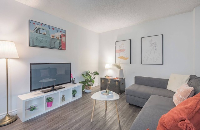 Spacious and Cozy 1BR | Near Old Port