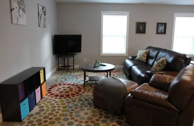 Spacious Asheville Studio - A Dream for Couples!