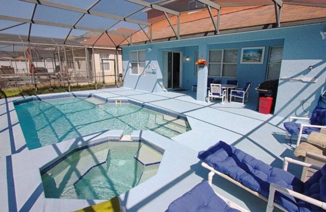SPACIOUS BEAUTIFUL PALACE VILLA ! Near all Disney parks-10beds sleep 16 people