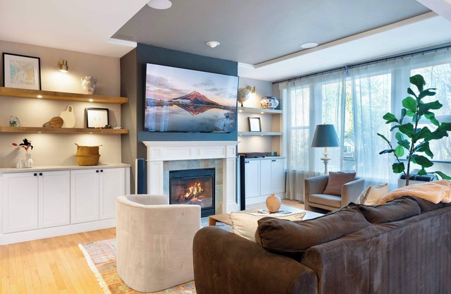 Spacious Bothell Family Home Close to Wine Country