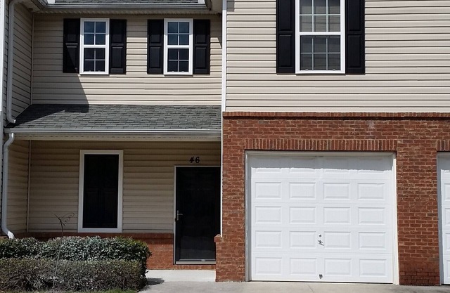 Spacious Cartersville Condo, 9.6 miles to Lakepoint Sports Complex, Sleeps 6