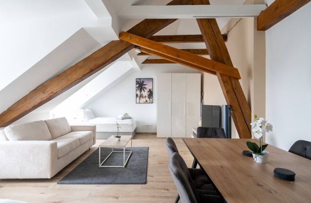 Spacious & Central | 75m² | 7 Guests | Uni&Station