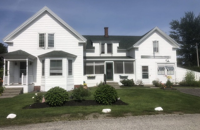 Spacious Charming Remodeled Pine Point Beach House Steps to Sandy Beach