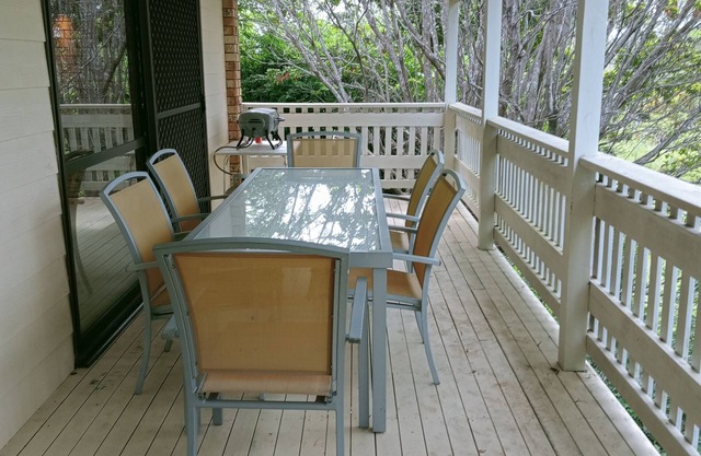 Spacious, comfortable, Pet Friendly 3-Bed House minutes from the Big Pineapple