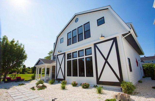 Spacious Compound for the Entire Family