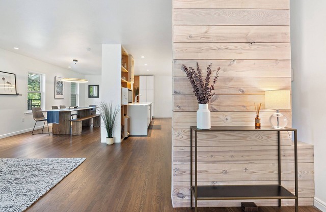 Spacious Design + Outdoor Kitchen in Zilker ACL