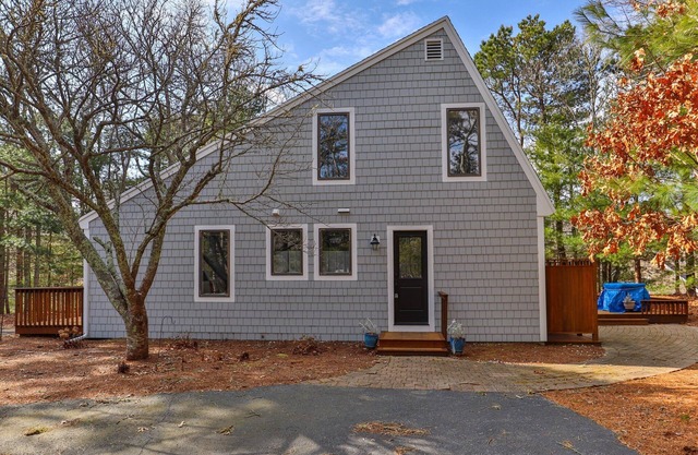 Spacious Family Rental in Desirble New Seabury